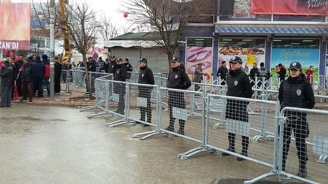 Mitinglerde 95 bin polis görev yaptı