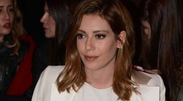 Sinem Kobal ücretini arttırdı, işini kaptırdı! Sinem Kobal ücretini arttırdı, işini kaptırdı!