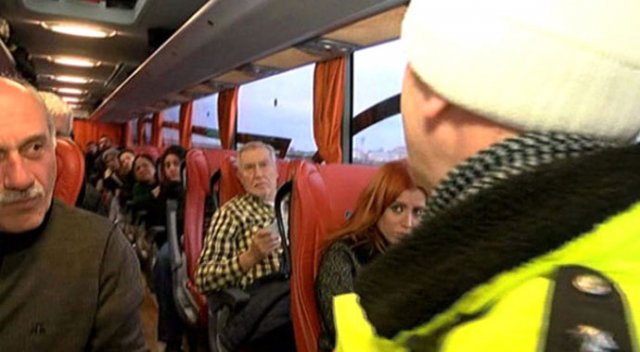 Sivil polis otobüse yolcu gibi bindi, kural ihlallerini not aldı