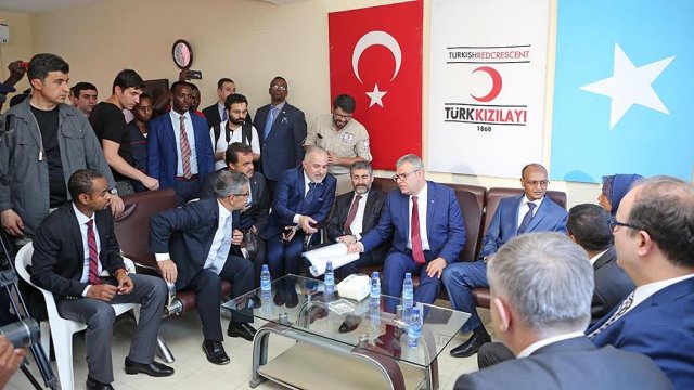 Türkiye'den Somali'ye 30 milyon dolarlık yardım Türkiye'den Somali'ye 30 milyon dolarlık yardım