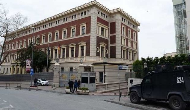 Taksim'deki Alman Konsolosluğu'nda alarm! Taksim'deki Alman Konsolosluğu'nda alarm!