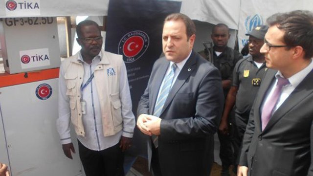 TİKA'dan Kamerun'daki mültecilere ekipman desteği