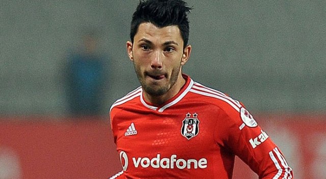 Tolgay Arslan'dan ’ayrılık’ iddialarına cevap Tolgay Arslan'dan ’ayrılık’ iddialarına cevap