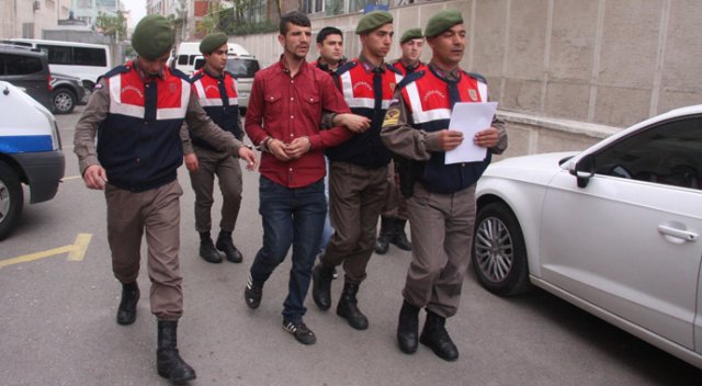 Uyuşturucu içip arkadaşını 50 yerinden bıçakladı! Uyuşturucu içip arkadaşını 50 yerinden bıçakladı!