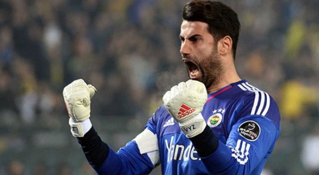 Volkan Demirel Galatasaray'ı Başakşehir'le vurdu Volkan Demirel Galatasaray'ı Başakşehir'le vurdu