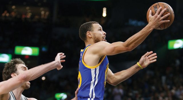 Warriors play-off öncesi uçuşa geçti!