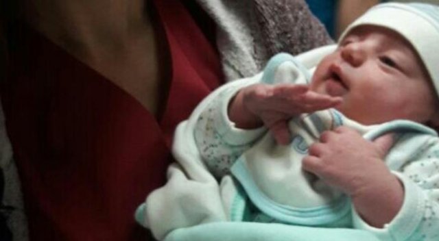 Yeni doğan bebeği sokağa terk ettiler! Yeni doğan bebeği sokağa terk ettiler!