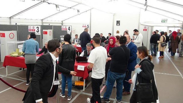 Yurt dışında 522 bin seçmen oy kullandı