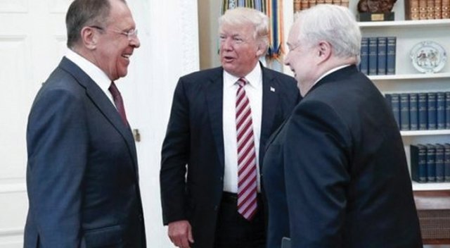 FBI Başkanı&#039;nı kovduktan sonra Ruslarla...