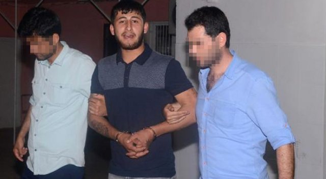 Adana'da cezaevi firarisi sahte kimlikle yakalanandı Adana'da cezaevi firarisi sahte kimlikle yakalanandı