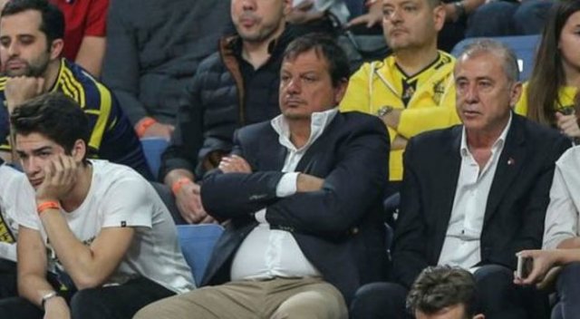 Ergin Ataman da tribündeydi