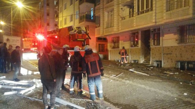 Esenyurt'ta apartman dairesinde patlama Esenyurt'ta apartman dairesinde patlama