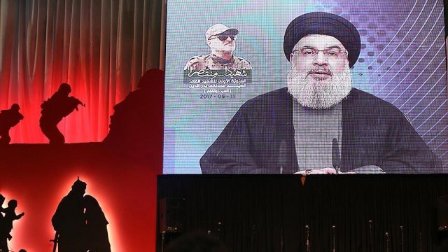 Hizbullah Lübnan'ın Suriye sınırındaki askerlerini çekiyor Hizbullah Lübnan'ın Suriye sınırındaki askerlerini çekiyor