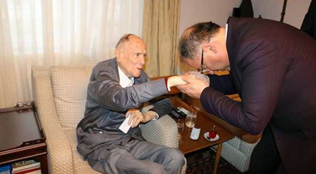 İstanbul eski Belediye Başkanı Ahmet İsvan hayatını kaybetti İstanbul eski Belediye Başkanı Ahmet İsvan hayatını kaybetti