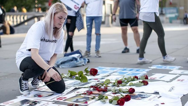 Manchester'daki terör saldırısında hayatını kaybedenler anıldı Manchester'daki terör saldırısında hayatını kaybedenler anıldı