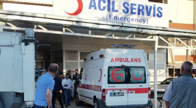 Otomobil tarlaya uçtu: 4 ölü Otomobil tarlaya uçtu: 4 ölü