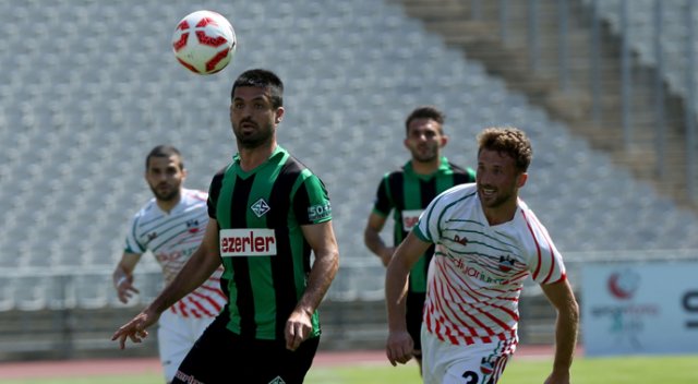 Sakaryaspor, Diyarbekirspor'u 2-1 yendi Sakaryaspor, Diyarbekirspor'u 2-1 yendi