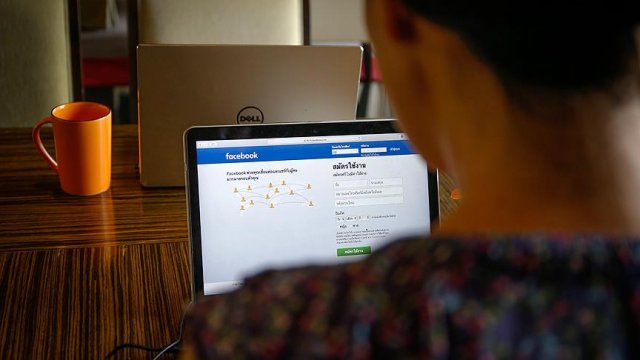 Tayland'dan Facebook'a 'krala ihanet' uyarısı Tayland'dan Facebook'a 'krala ihanet' uyarısı