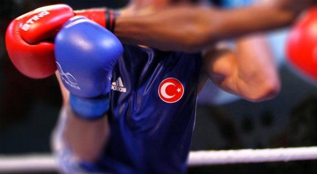 Türk boksörlerden iki madalya