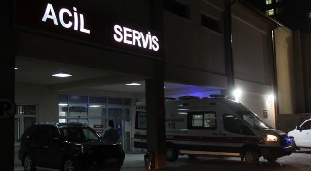 Adıyaman&#039;da kamyonet devrildi: 4 yaralı