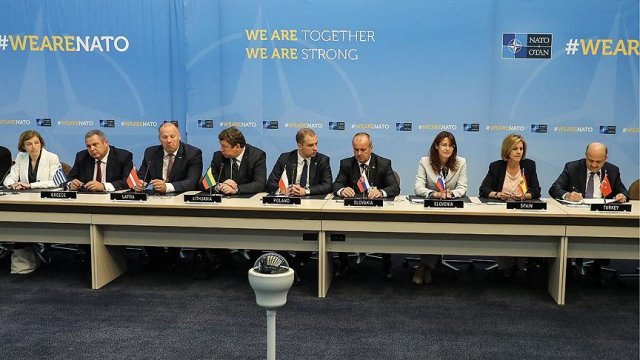 Bakan Işık, NATO Savunma Bakanları Toplantısı'nda iki niyet mektubu imzaladı
