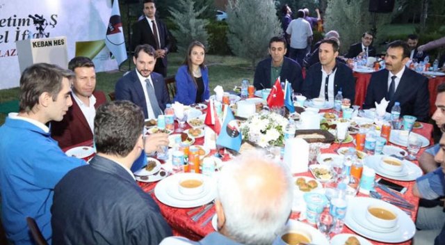 Berat Albayrak Elazığ’da iftara katıldı Berat Albayrak Elazığ’da iftara katıldı