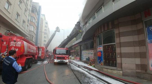 Beyoğlu Talimhane&#039;de büyük yangın çıktı