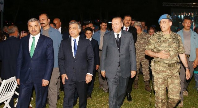 Cumhurbaşkanı Erdoğan ile Abdullah Gül yan yana