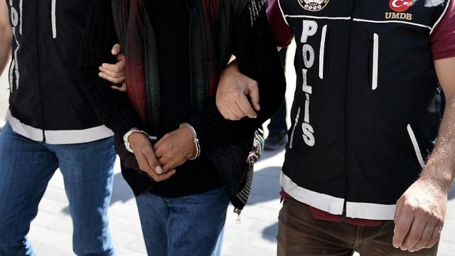 FETÖ&#039;cü eski MİT&#039;çiyi eşinin ihbarı yakalattı