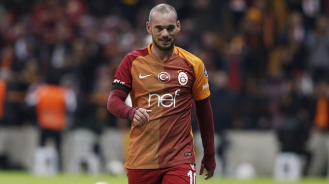Galatasaray'da 'Sneijder' gidiyor sesleri yükseldi ama... Galatasaray'da 'Sneijder' gidiyor sesleri yükseldi ama...