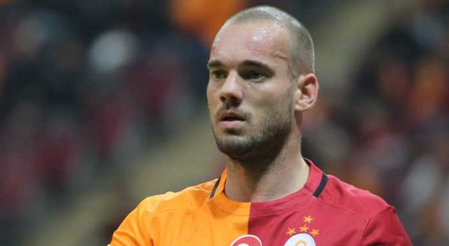 Galatasaray Sneijder&#039;i hem satacak hem de 8 ay oynatacak