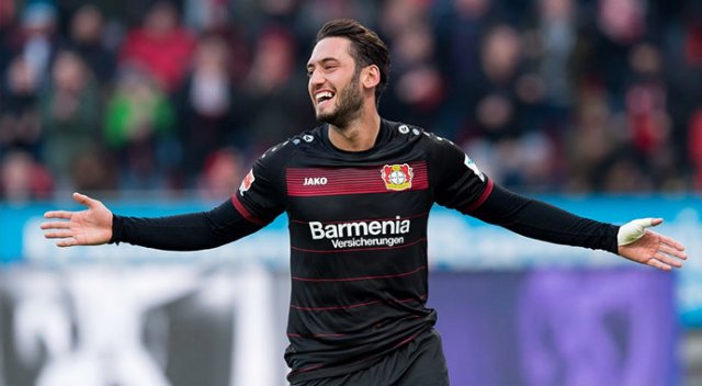 Hakan pazartesi günü Milan'da Hakan pazartesi günü Milan'da