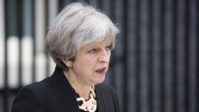 İngiliz basını May'i hedef tahtasına koydu İngiliz basını May'i hedef tahtasına koydu