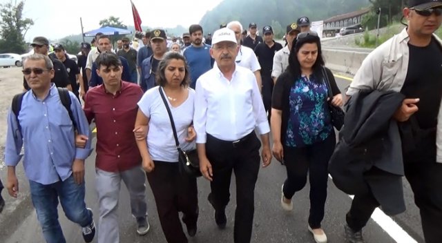 Kemal Kılıçdaroğlu Bolu Dağı’nı aştı Kemal Kılıçdaroğlu Bolu Dağı’nı aştı