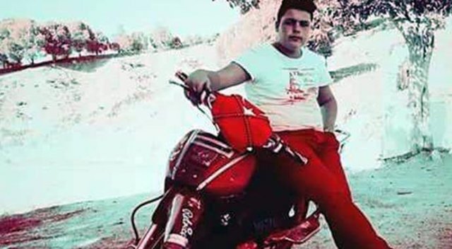 Motosiklet çam ağacına çarptı, ölü ve yaralı var