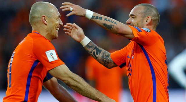 Sneijder Hollanda formasıyla rekor kırdı Sneijder Hollanda formasıyla rekor kırdı