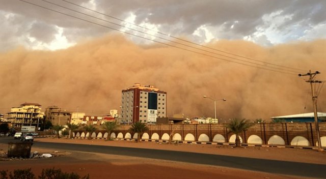 Sudan'ın başkenti kum fırtınasına teslim oldu Sudan'ın başkenti kum fırtınasına teslim oldu