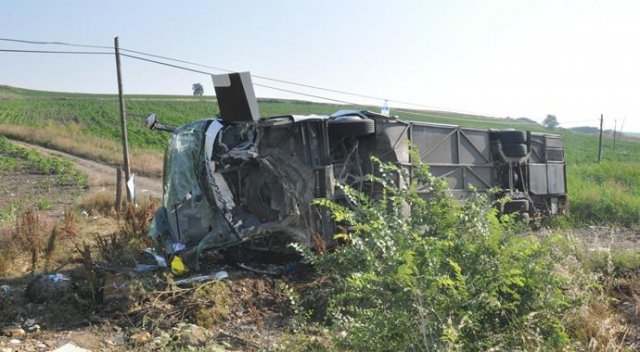 Susurluk'ta yolcu otobüsü devrildi: 1 ölü Susurluk'ta yolcu otobüsü devrildi: 1 ölü