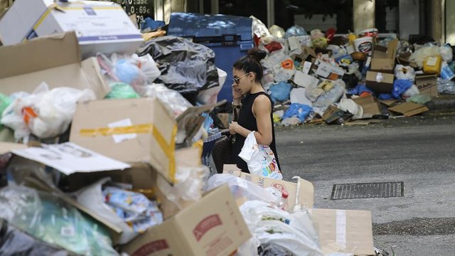 Yunanistan'da 'çöp krizi' büyüyor Yunanistan'da 'çöp krizi' büyüyor