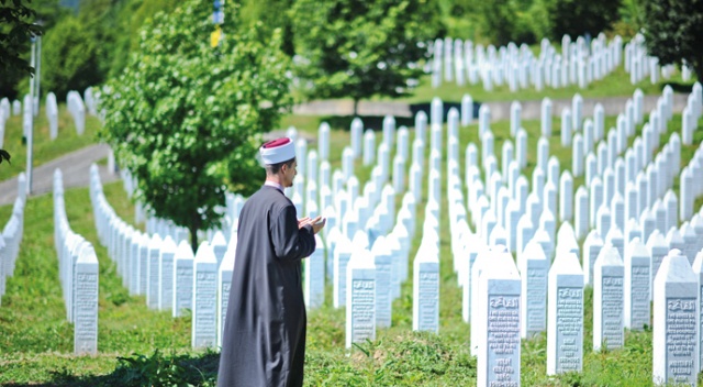 22 yıldır dinmeyen acı: Srebrenitsa 22 yıldır dinmeyen acı: Srebrenitsa
