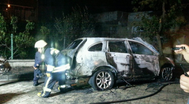 60 bin TL’de otomobille birlikte yandı 60 bin TL’de otomobille birlikte yandı