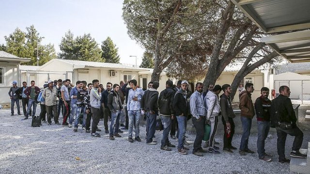 AB&#039;ye iltica başvuruları azaldı