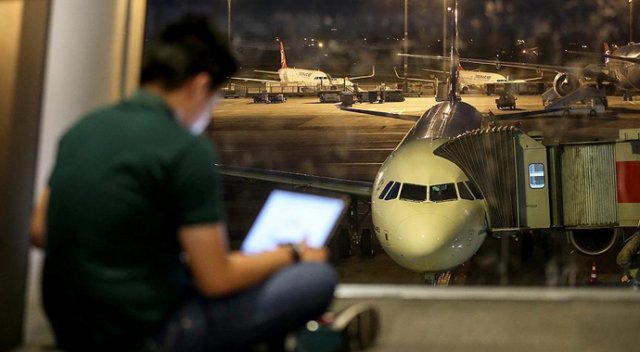 ABD, BAE'ya uçaklarda elektronik cihaz yasağını kaldırdı ABD, BAE'ya uçaklarda elektronik cihaz yasağını kaldırdı