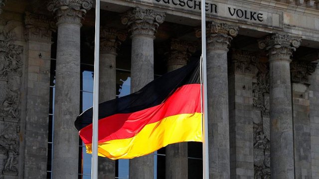 Almanya'da 15 Temmuz Şehitleri Anma Programı'na engel Almanya'da 15 Temmuz Şehitleri Anma Programı'na engel