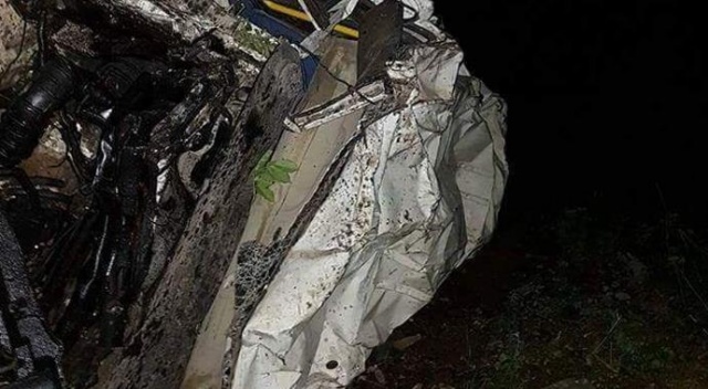 Artvin'de feci kaza: 3 ölü, 10 yaralı Artvin'de feci kaza: 3 ölü, 10 yaralı