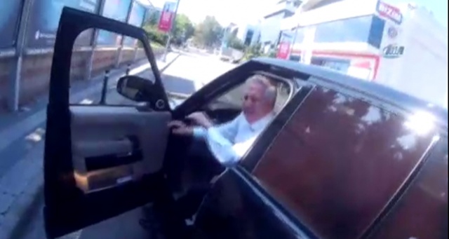Aziz Yıldırım'ın trafikte tartışması kamerada Aziz Yıldırım'ın trafikte tartışması kamerada