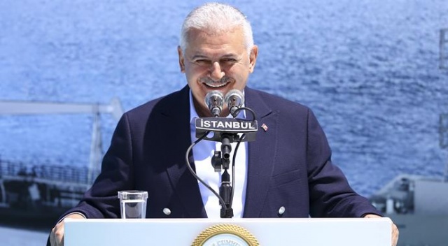 Başbakan&#039;dan denize indirilen geminin personeline ikramiye müjdesi