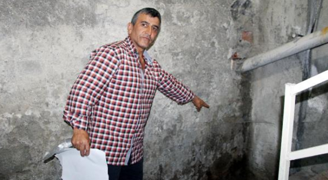 Belediye Başkanı'na dışkı attı Belediye Başkanı'na dışkı attı