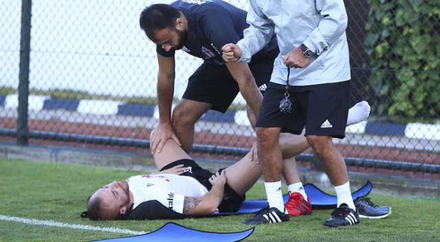 Beşiktaş&#039;ta Gökhan Töre şoku! 3 ay yok...