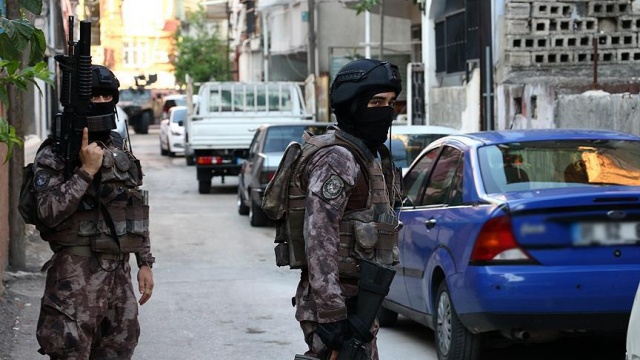 Bursa'da DEAŞ operasyonunda 12 tutuklama Bursa'da DEAŞ operasyonunda 12 tutuklama